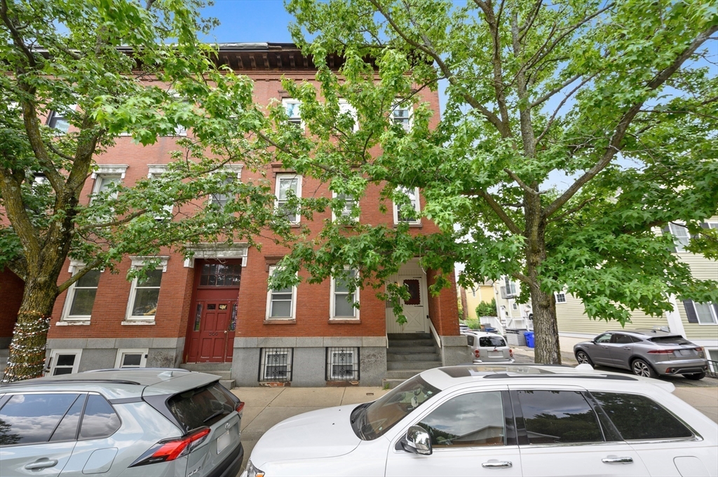 368 Main St, Boston, Massachusetts, 1 Bedroom Bedrooms, 5 Rooms Rooms,1 BathroomBathrooms,Residential,For Sale,Main St,73267593