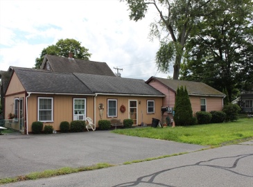 311 Chapman St, Greenfield, Massachusetts, 3 Bedrooms Bedrooms, 7 Rooms Rooms,2 BathroomsBathrooms,Residential Income,For Sale,Chapman St,73270118