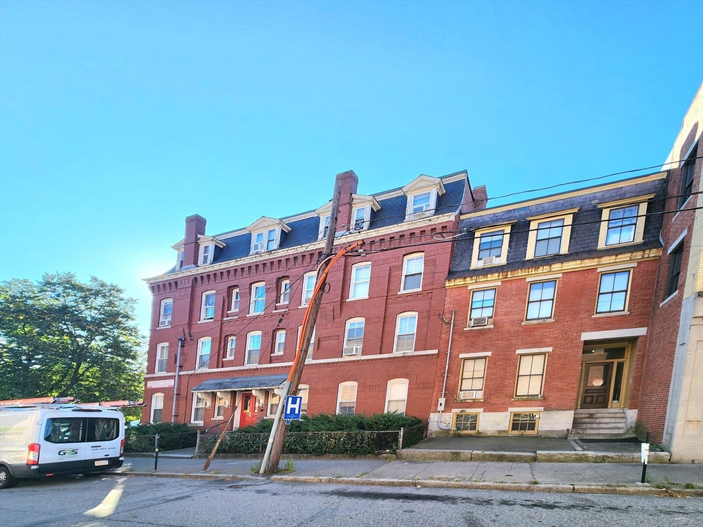 90-100 Appleton St., Lowell, Massachusetts, 28 Bedrooms Bedrooms, 73 Rooms Rooms,21 BathroomsBathrooms,Residential Income,For Sale,Appleton St.,73284001
