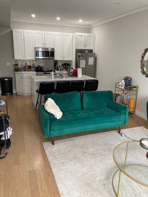 292 Princeton St, Boston, Massachusetts, 3 Bedrooms Bedrooms, 7 Rooms Rooms,2 BathroomsBathrooms,Residential Lease,For Rent,Princeton St,73353869