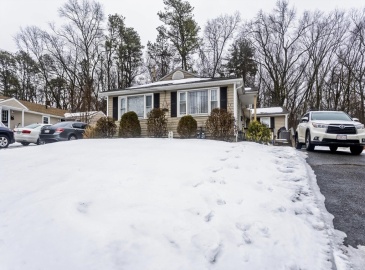 53 Gail St, Springfield, Massachusetts, 6 Bedrooms Bedrooms, 10 Rooms Rooms,2 BathroomsBathrooms,Residential Income,For Sale,Gail St,73354103