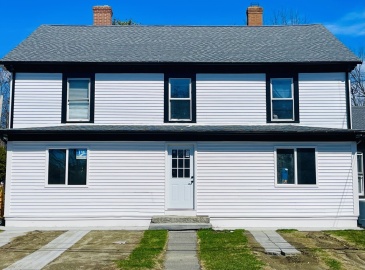 92 Mill St, Lancaster, Massachusetts, 5 Bedrooms Bedrooms, 17 Rooms Rooms,2.5 BathroomsBathrooms,Residential Income,For Sale,Mill St,73354159