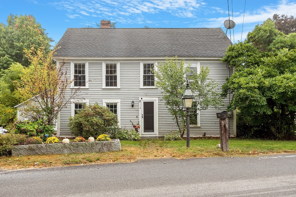 114 Chestnut St, Lunenburg, Massachusetts, 4 Bedrooms Bedrooms, 9 Rooms Rooms,2.5 BathroomsBathrooms,Residential,For Sale,Chestnut St,73354922
