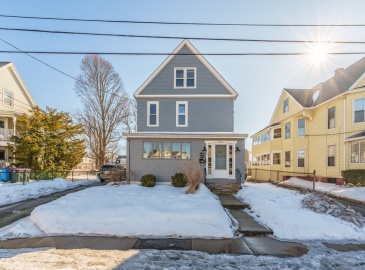 14 Longwood Ave, Holyoke, Massachusetts, 4 Bedrooms Bedrooms, 10 Rooms Rooms,2 BathroomsBathrooms,Residential Income,For Sale,Longwood Ave,73339631