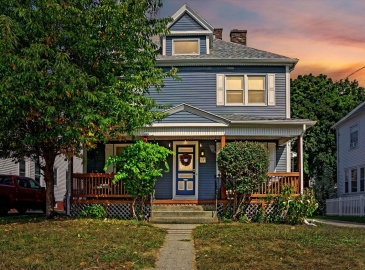 33-35 Hitchcock St, Holyoke, Massachusetts, 7 Bedrooms Bedrooms, 11 Rooms Rooms,2 BathroomsBathrooms,Residential Income,For Sale,Hitchcock St,73322001