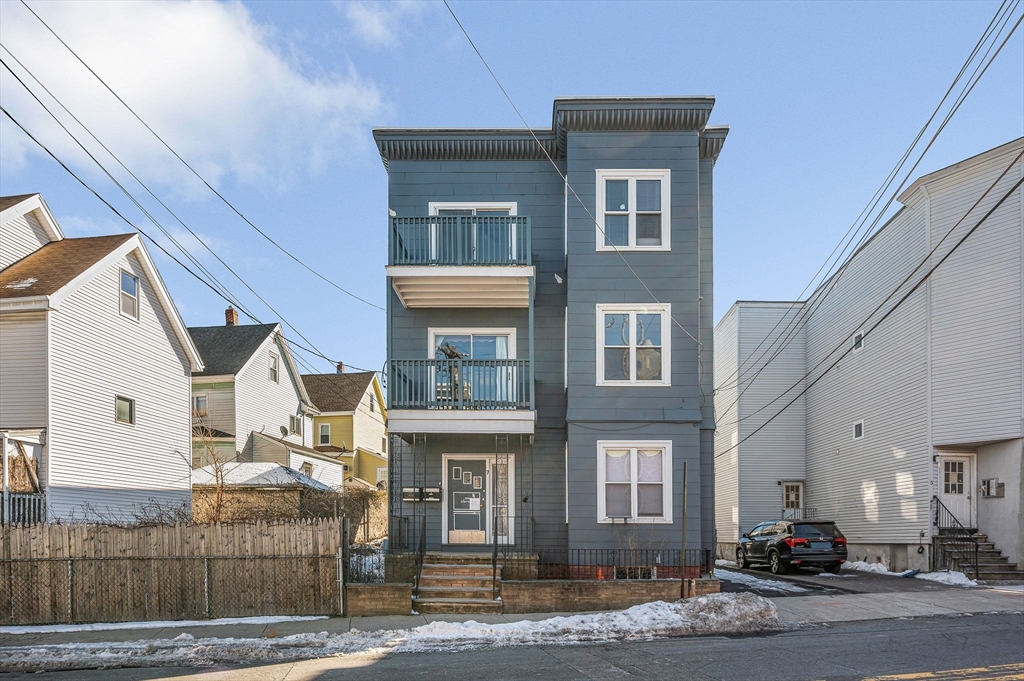 7 Shute St, Everett, Massachusetts, 8 Bedrooms Bedrooms, 17 Rooms Rooms,3 BathroomsBathrooms,Residential Income,For Sale,Shute St,73337947