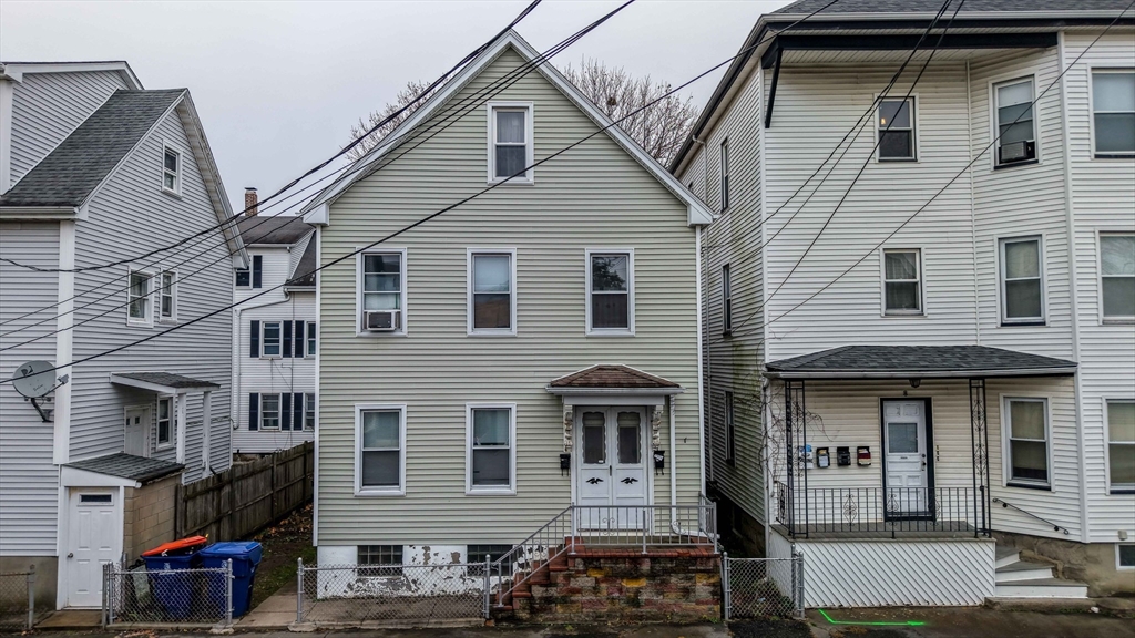 10 Mulberry St, New Bedford, Massachusetts, 2 Bedrooms Bedrooms, 8 Rooms Rooms,2 BathroomsBathrooms,Residential Income,For Sale,Mulberry St,73319285