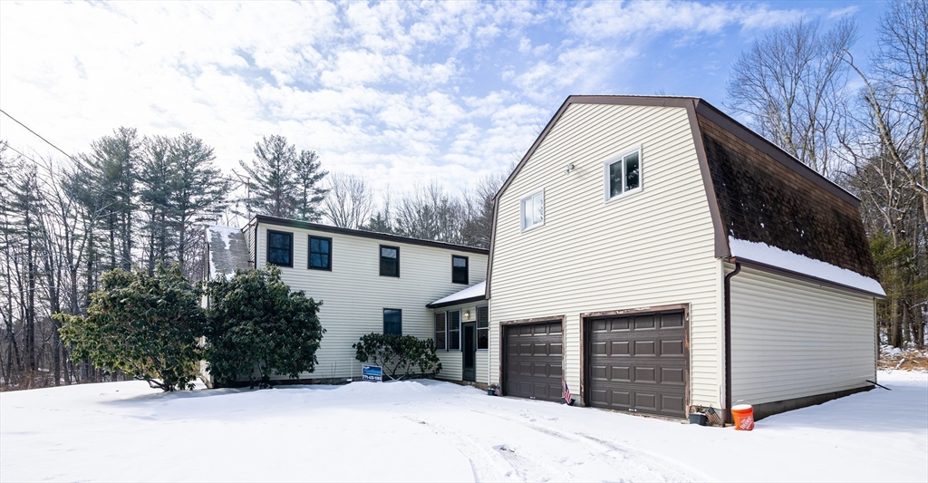 82 Ramshorn Road, Charlton, Massachusetts, 4 Bedrooms Bedrooms, 7 Rooms Rooms,2 BathroomsBathrooms,Residential,For Sale,Ramshorn Road,73254264