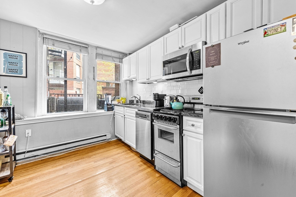 115 Salem St, Boston, Massachusetts, 2 Bedrooms Bedrooms, 4 Rooms Rooms,1 BathroomBathrooms,Residential Lease,For Rent,Salem St,73356405