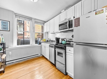 115 Salem St, Boston, Massachusetts, 2 Bedrooms Bedrooms, 4 Rooms Rooms,1 BathroomBathrooms,Residential Lease,For Rent,Salem St,73356405