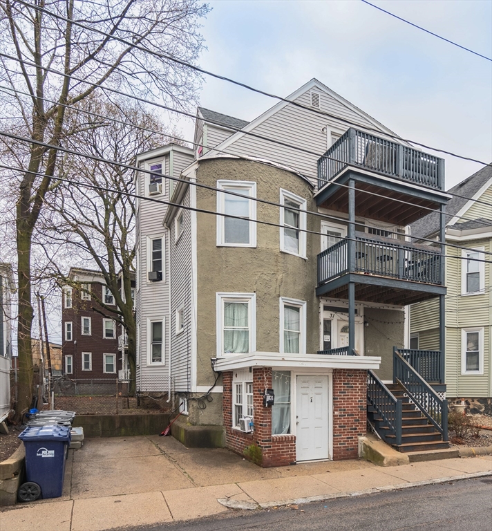 31 Haskell St, Boston, Massachusetts, 11 Bedrooms Bedrooms, 20 Rooms Rooms,4 BathroomsBathrooms,Residential Income,For Sale,Haskell St,73357164