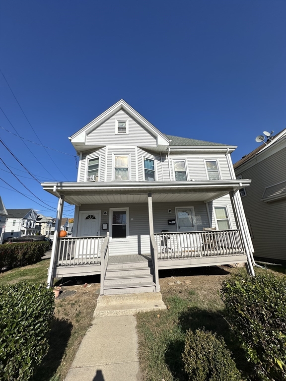 915 River St, Boston, Massachusetts, 5 Bedrooms Bedrooms, 10 Rooms Rooms,2 BathroomsBathrooms,Residential Income,For Sale,River St,73349001