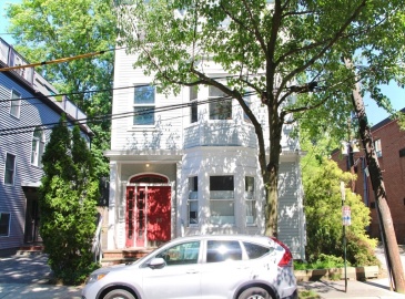 94-98 Banks Street, Cambridge, Massachusetts, 6 Bedrooms Bedrooms, 12 Rooms Rooms,3 BathroomsBathrooms,Residential Income,For Sale,Banks Street,73357255