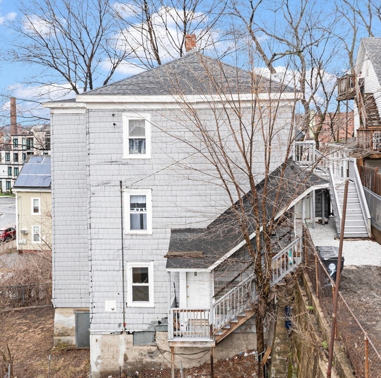 51 Myrtle St, Haverhill, Massachusetts, 5 Bedrooms Bedrooms, 15 Rooms Rooms,3 BathroomsBathrooms,Residential Income,For Sale,Myrtle St,73357332