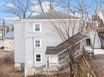 51 Myrtle St, Haverhill, Massachusetts, 5 Bedrooms Bedrooms, 15 Rooms Rooms,3 BathroomsBathrooms,Residential Income,For Sale,Myrtle St,73357332