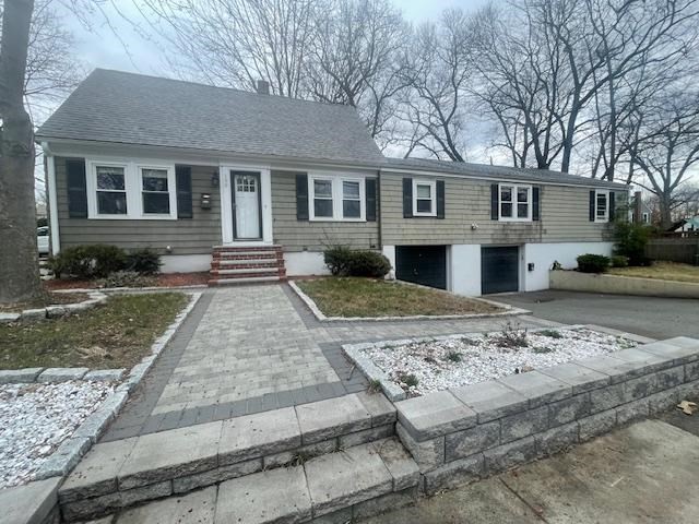 199 Franklin Street, Braintree, Massachusetts, 5 Bedrooms Bedrooms, 10 Rooms Rooms,2.5 BathroomsBathrooms,Residential Income,For Sale,Franklin Street,73350627