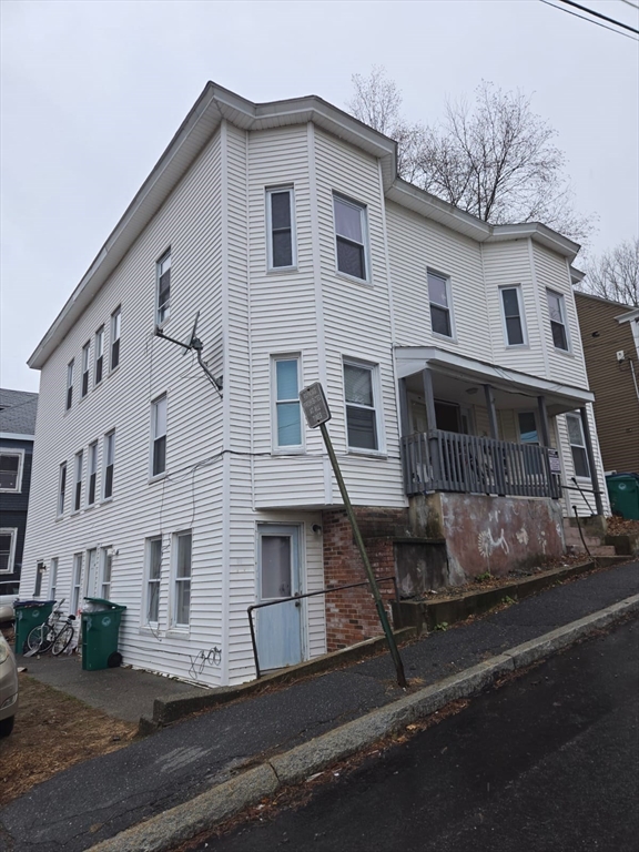 30 Chestnut St, Fitchburg, Massachusetts, 7 Bedrooms Bedrooms, 13 Rooms Rooms,3 BathroomsBathrooms,Residential Income,For Sale,Chestnut St,73357926
