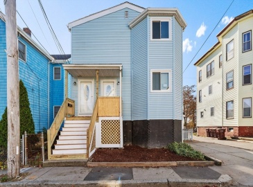 55 Paris St, Everett, Massachusetts, 4 Bedrooms Bedrooms, 10 Rooms Rooms,3 BathroomsBathrooms,Residential Income,For Sale,Paris St,73314025