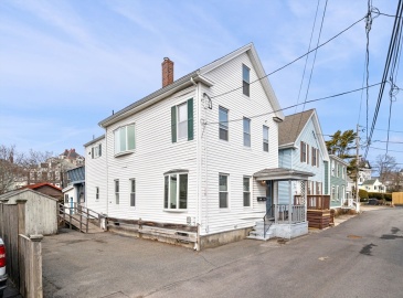 55 Mansfield St, Gloucester, Massachusetts, 4 Bedrooms Bedrooms, 11 Rooms Rooms,2 BathroomsBathrooms,Residential Income,For Sale,Mansfield St,73348405
