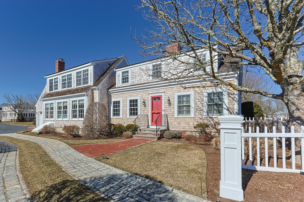85 Main Street, Chatham, Massachusetts, 3 Bedrooms Bedrooms, 7 Rooms Rooms,3.5 BathroomsBathrooms,Residential,For Sale,Main Street,73358712