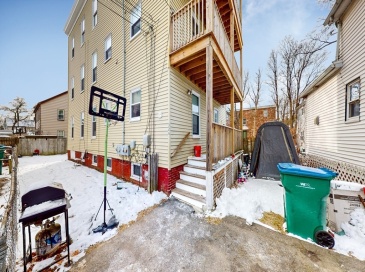 32A Nelson Street, Lynn, Massachusetts, 3 Bedrooms Bedrooms, 5 Rooms Rooms,1 BathroomBathrooms,Residential Lease,For Rent,Nelson Street,73358947