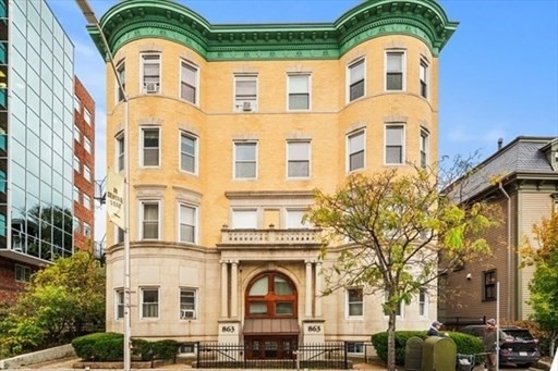 863 Massachusetts Ave, Cambridge, Massachusetts, 1 Bedroom Bedrooms, 3 Rooms Rooms,1 BathroomBathrooms,Residential,For Sale,Massachusetts Ave,73358992