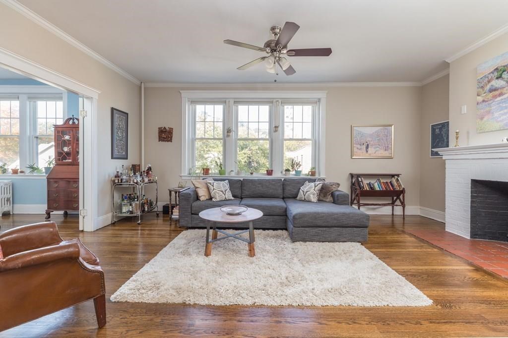 576 Washington St, Brookline, Massachusetts, 3 Bedrooms Bedrooms, 6 Rooms Rooms,2 BathroomsBathrooms,Residential Lease,For Rent,Washington St,73359177