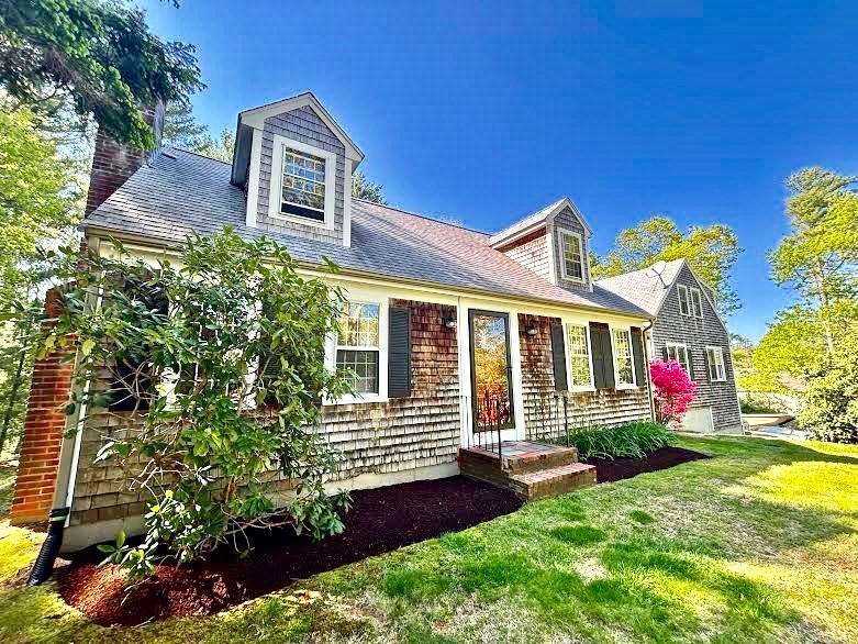 62 Teakettle Ln, Duxbury, Massachusetts, 4 Bedrooms Bedrooms, 7 Rooms Rooms,2.5 BathroomsBathrooms,Residential,For Sale,Teakettle Ln,73313696