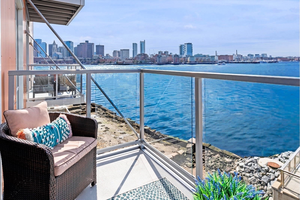 65 Lewis St, Boston, Massachusetts, 1 Bedroom Bedrooms, 3 Rooms Rooms,1 BathroomBathrooms,Residential,For Sale,Lewis St,73359972