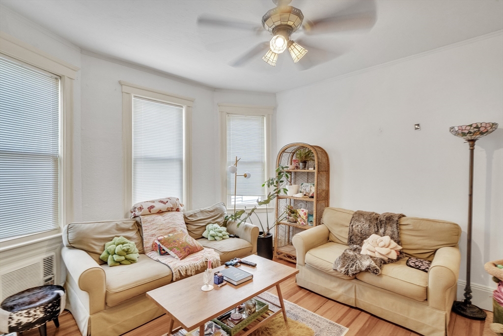 33 Shannon St, Boston, Massachusetts, 3 Bedrooms Bedrooms, 6 Rooms Rooms,2.5 BathroomsBathrooms,Residential,For Sale,Shannon St,73359995