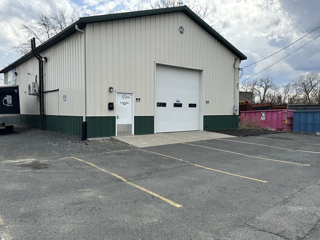 21 Bramble Avenue, West Springfield, Massachusetts, ,Commercial Lease,For Rent,Bramble Avenue,73360604