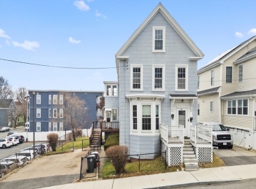 20 Ayer St, Haverhill, Massachusetts, 4 Bedrooms Bedrooms, 10 Rooms Rooms,2 BathroomsBathrooms,Residential Income,For Sale,Ayer St,73349273