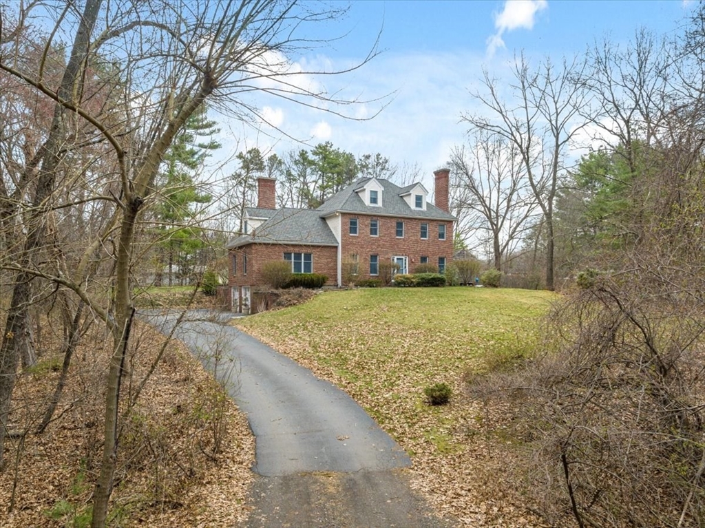 1 Glenbrook Rd, Framingham, Massachusetts, 4 Bedrooms Bedrooms, 8 Rooms Rooms,2.5 BathroomsBathrooms,Residential Lease,For Rent,Glenbrook Rd,73361172