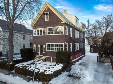 43 Hyde St, Revere, Massachusetts, 5 Bedrooms Bedrooms, 19 Rooms Rooms,3.5 BathroomsBathrooms,Residential Income,For Sale,Hyde St,73336676