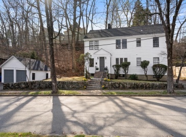 27 Oakwood Rd, Newton, Massachusetts, 5 Bedrooms Bedrooms, 15 Rooms Rooms,2 BathroomsBathrooms,Residential Income,For Sale,Oakwood Rd,73361541