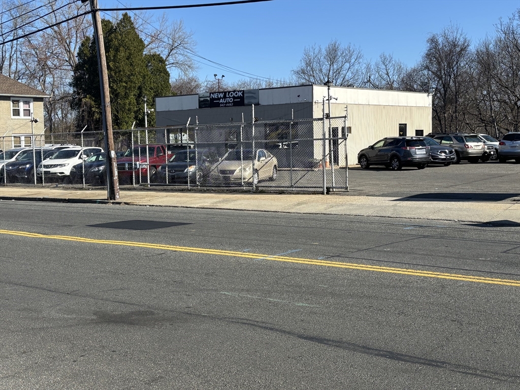 482 Main St, Springfield, Massachusetts, ,Business Opportunity,For Sale,Main St,73361641