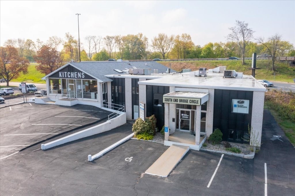 584 Meadow St, Agawam, Massachusetts, ,Commercial Lease,For Rent,Meadow St,73362029