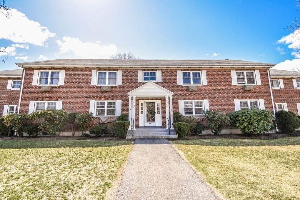 129 Emerson Gardens Rd, Lexington, Massachusetts, 2 Bedrooms Bedrooms, 4 Rooms Rooms,1 BathroomBathrooms,Residential Lease,For Rent,Emerson Gardens Rd,73362522