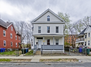 74 Everett St, Springfield, Massachusetts, 6 Bedrooms Bedrooms, 13 Rooms Rooms,2 BathroomsBathrooms,Residential Income,For Sale,Everett St,73362619