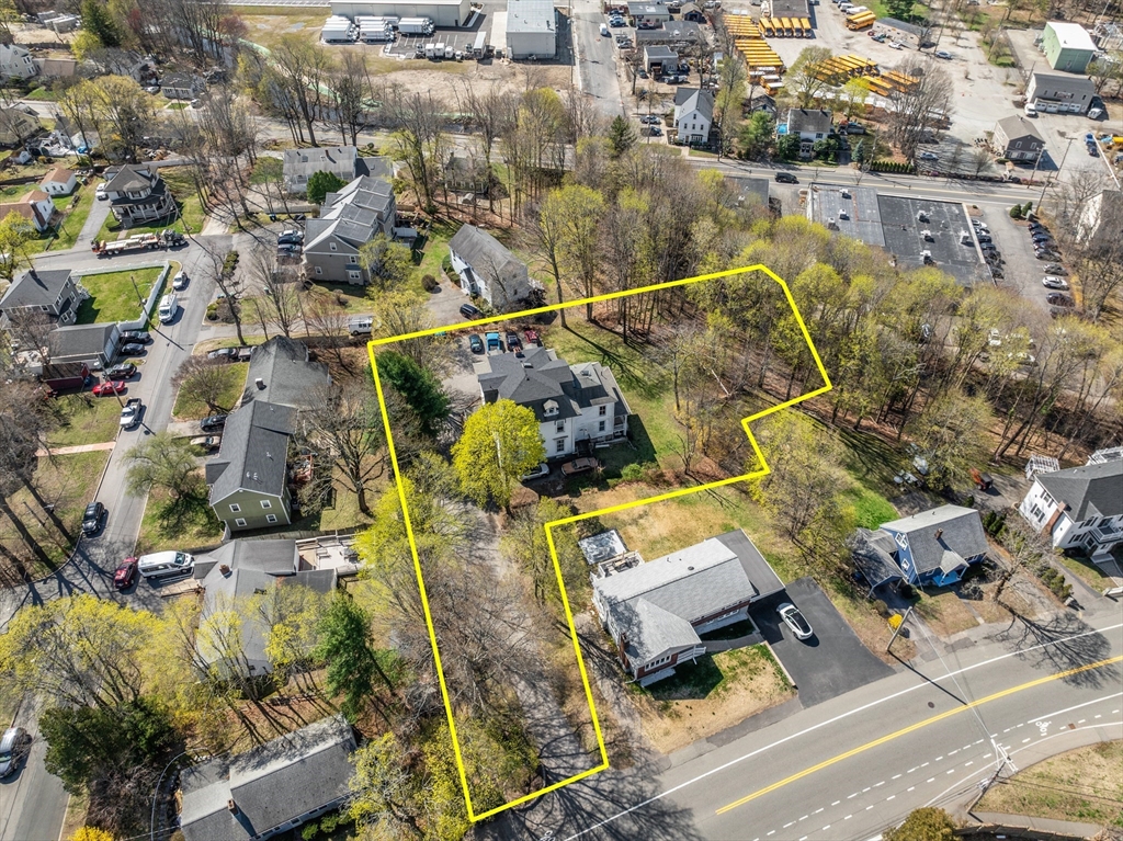 391 Elm St, Braintree, Massachusetts, 7 Bedrooms Bedrooms, 18 Rooms Rooms,6 BathroomsBathrooms,Residential Income,For Sale,Elm St,73362560