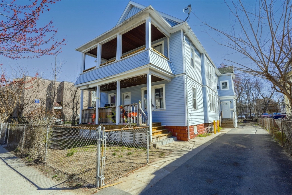 53-55 Andrew St, Springfield, Massachusetts, 8 Bedrooms Bedrooms, 16 Rooms Rooms,3 BathroomsBathrooms,Residential Income,For Sale,Andrew St,73362734