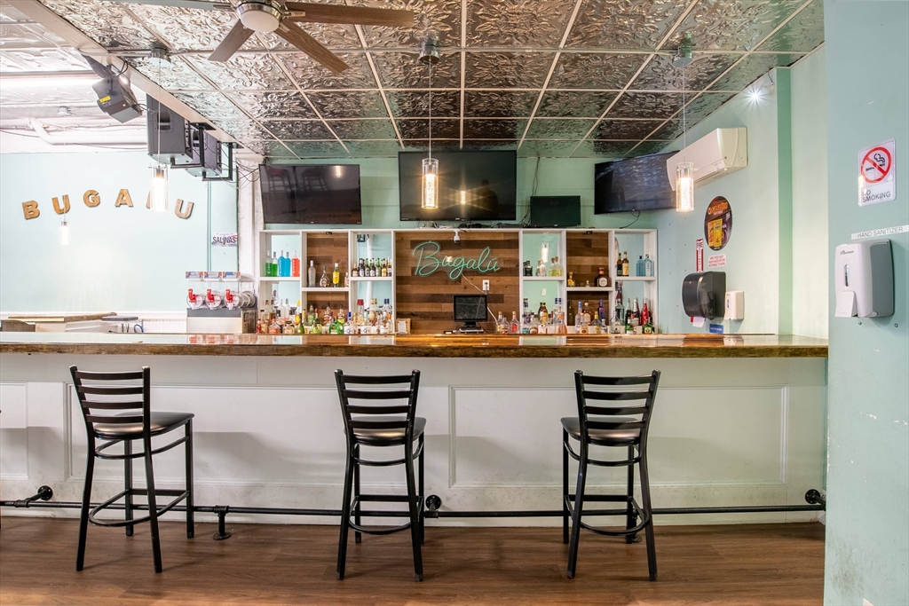 106-120 High St, Holyoke, Massachusetts, ,Commercial Lease,For Rent,High St,73363258