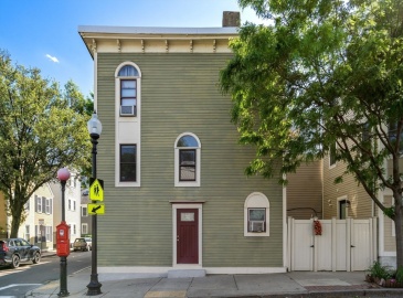 226 Bunker Hill St, Boston, Massachusetts, 3 Bedrooms Bedrooms, 8 Rooms Rooms,3 BathroomsBathrooms,Residential Income,For Sale,Bunker Hill St,73363522