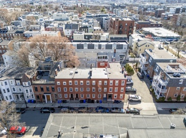 163 W 2nd St, Boston, Massachusetts, 3 Bedrooms Bedrooms, 9 Rooms Rooms,3.5 BathroomsBathrooms,Residential Income,For Sale,W 2nd St,73363928