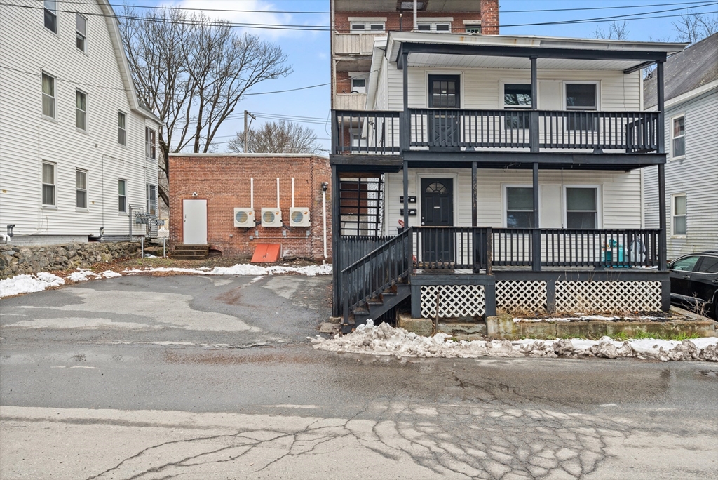64 Limerick St, Gardner, Massachusetts, 4 Bedrooms Bedrooms, 10 Rooms Rooms,2 BathroomsBathrooms,Residential Income,For Sale,Limerick St,73363421