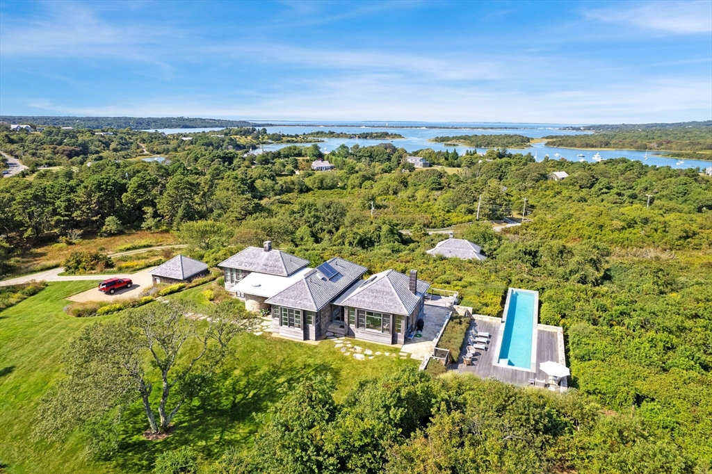 2 Squibnocket Rd, Chilmark, Massachusetts, 6 Bedrooms Bedrooms, 12 Rooms Rooms,5.5 BathroomsBathrooms,Residential,For Sale,Squibnocket Rd,73225612