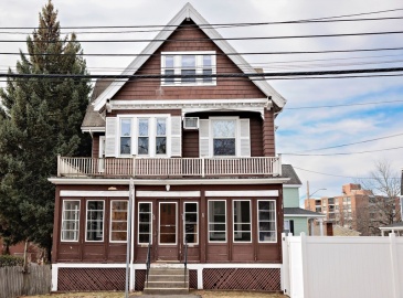56-58 Franklin St, Melrose, Massachusetts, 6 Bedrooms Bedrooms, 12 Rooms Rooms,2 BathroomsBathrooms,Residential Income,For Sale,Franklin St,73347838