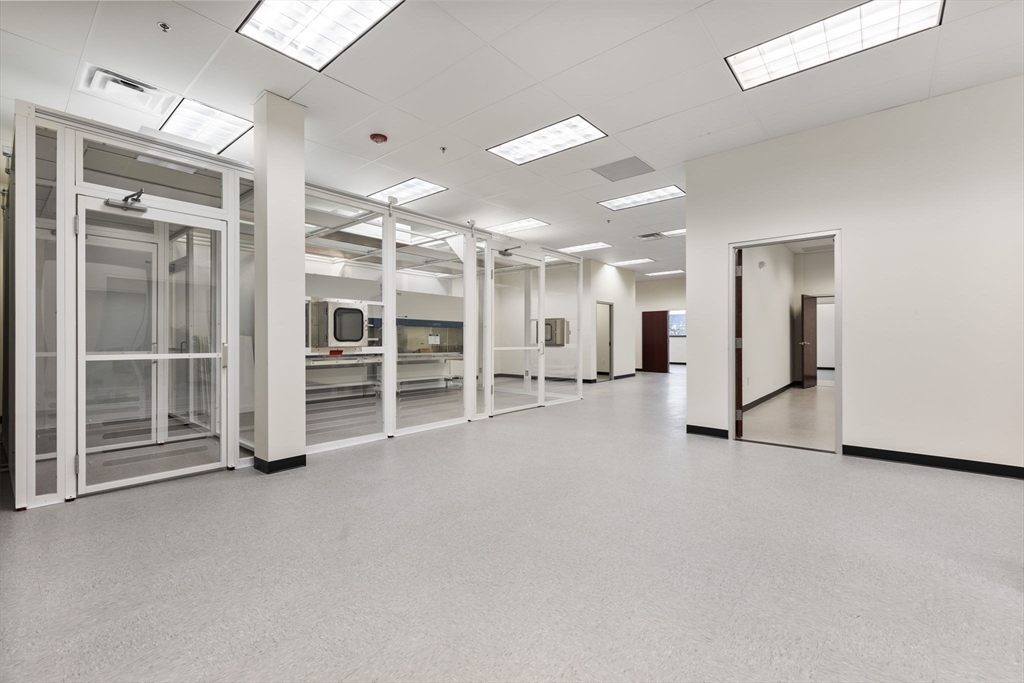 100 Tradecenter Drive, Woburn, Massachusetts, ,Commercial Lease,For Rent,Tradecenter Drive,73364338