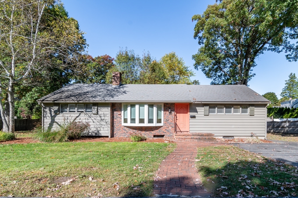 4 Paul St, Natick, Massachusetts, 3 Bedrooms Bedrooms, 7 Rooms Rooms,2 BathroomsBathrooms,Residential Lease,For Rent,Paul St,73364715