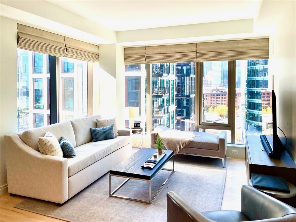 135 Seaport Blvd, Boston, Massachusetts, 2 Bedrooms Bedrooms, 4 Rooms Rooms,2 BathroomsBathrooms,Residential Lease,For Rent,Seaport Blvd,73364813